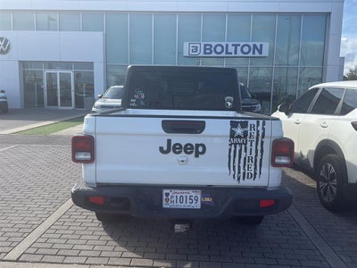 2022 Jeep GLADIATOR Base