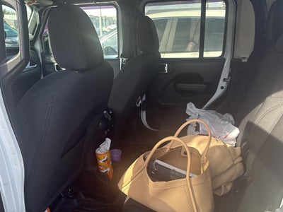 2022 Jeep GLADIATOR Base