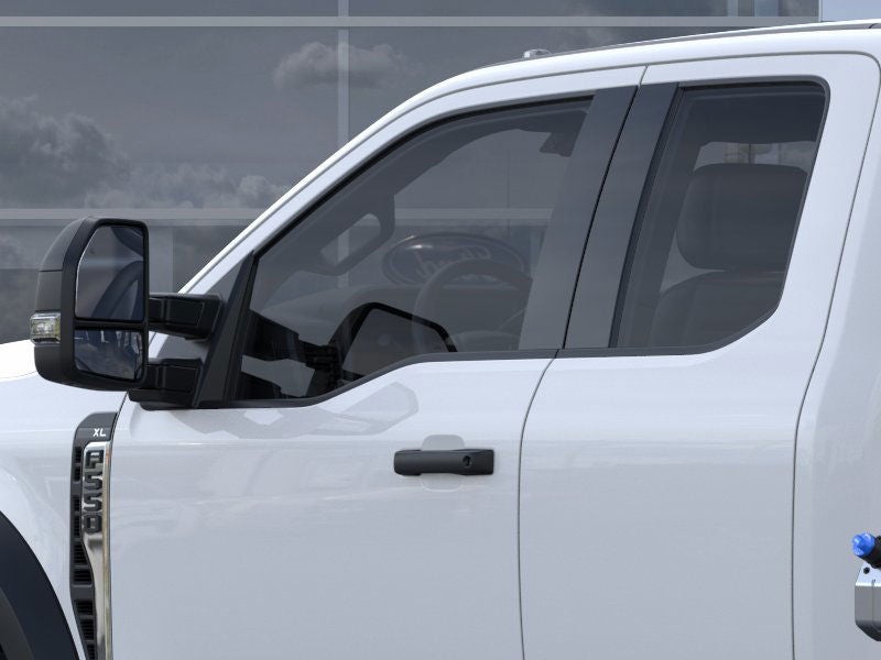 2026 Ford Super Duty F-550 DRW XL 4WD SuperCab 168 WB 60 CA