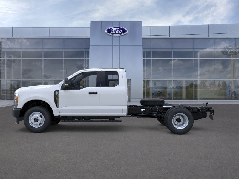 2026 Ford Super Duty F-350 (DRW) XL 4WD SuperCab 168 WB 60 CA