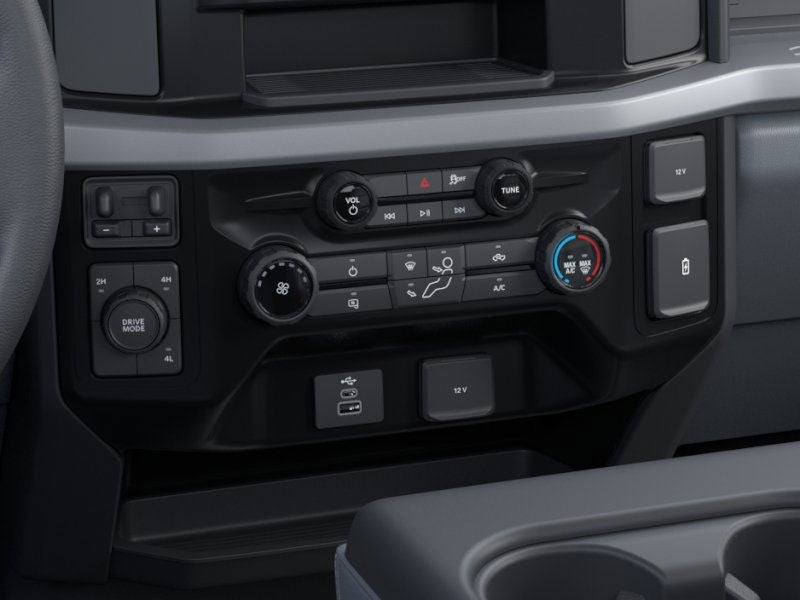 2025 Ford Super Duty F-350 (DRW) XL