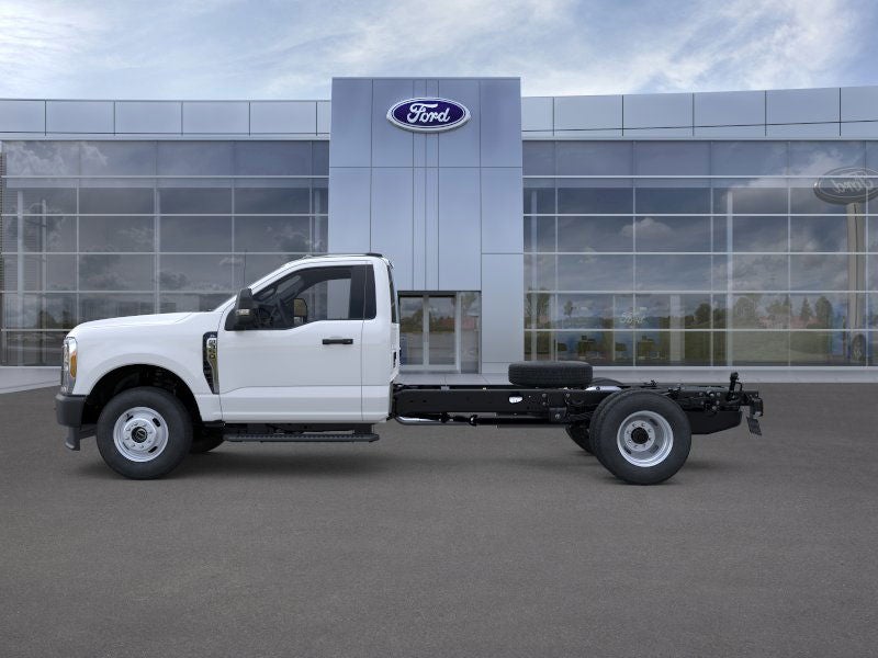 2025 Ford Super Duty F-350 (DRW) XL