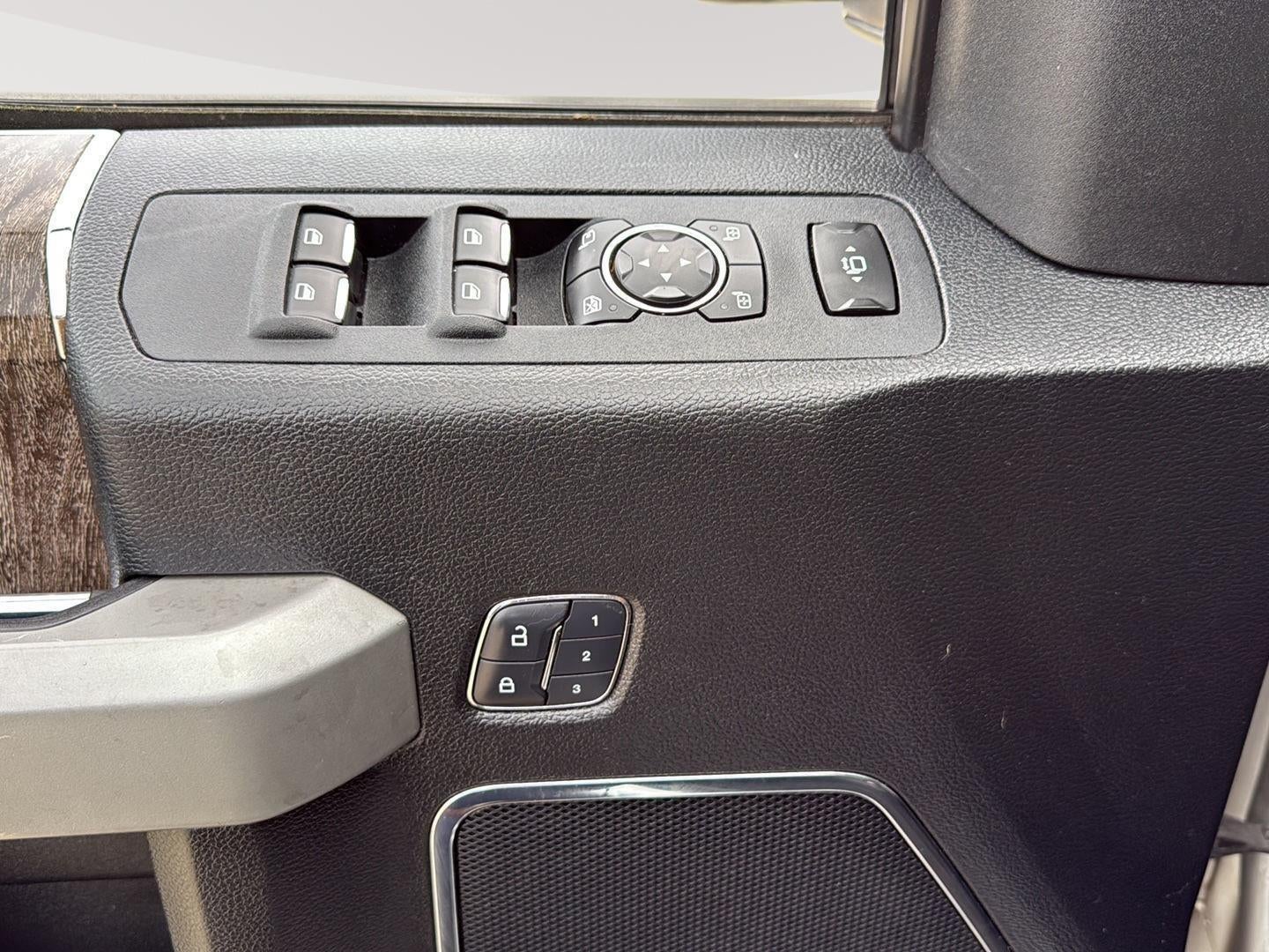 2017 Ford Super Duty F-250 Lariat