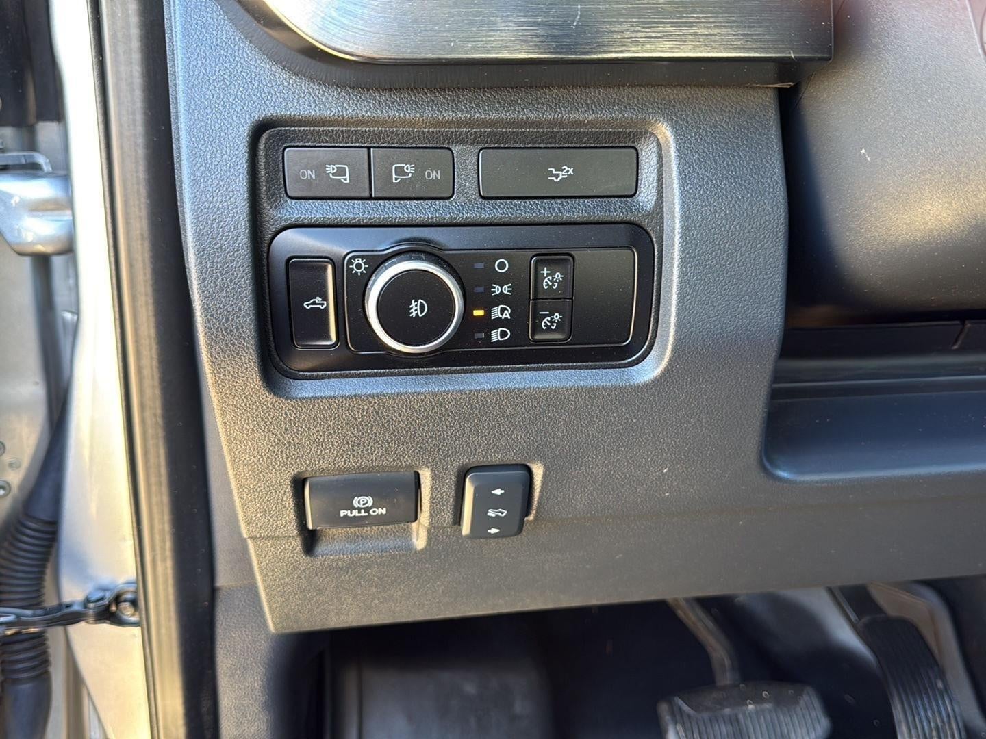 2023 Ford SUPER DUTY F-250 SRW LARIAT 4WD CREW CAB 6.75'