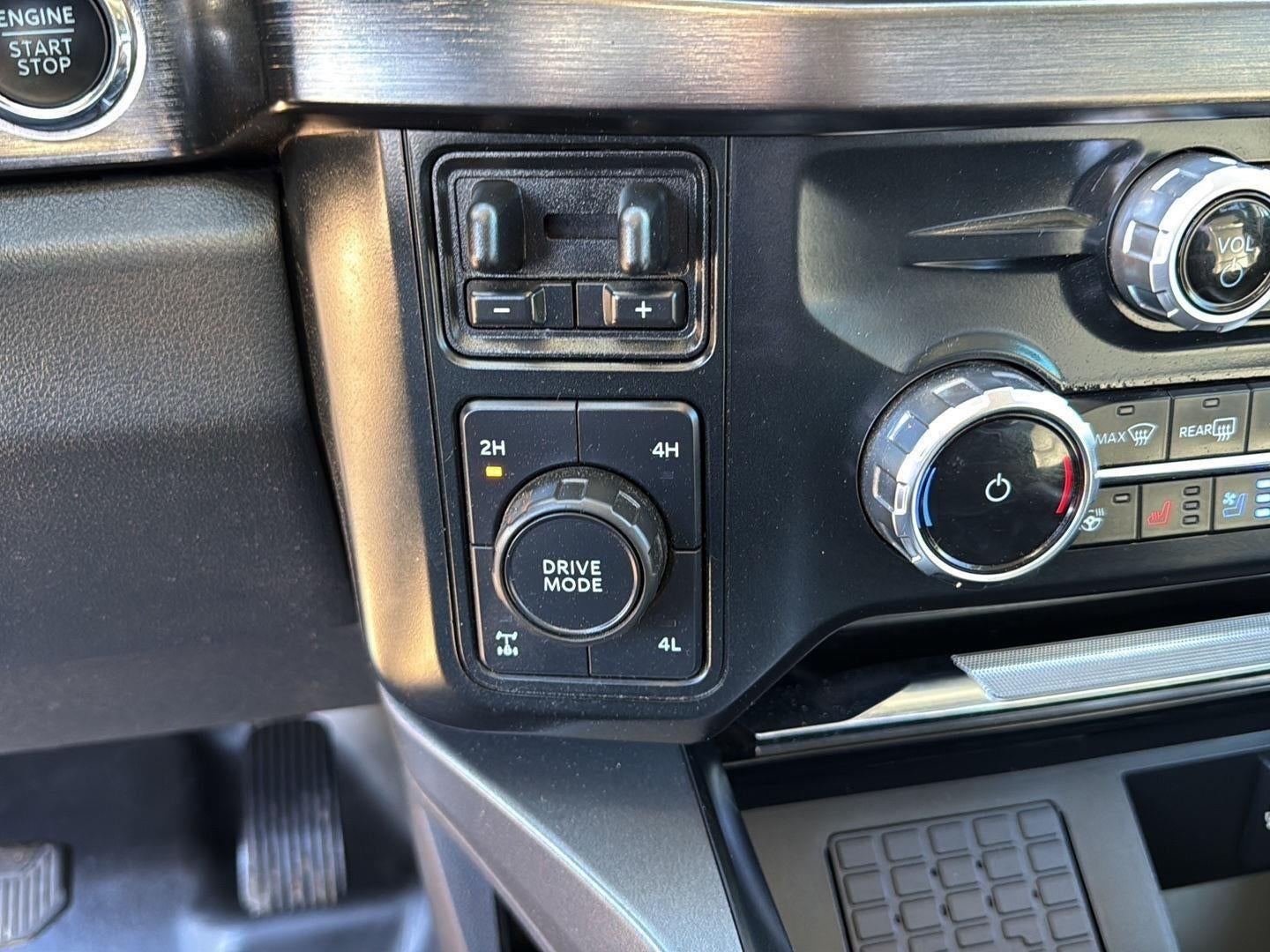 2023 Ford SUPER DUTY F-250 SRW LARIAT 4WD CREW CAB 6.75'