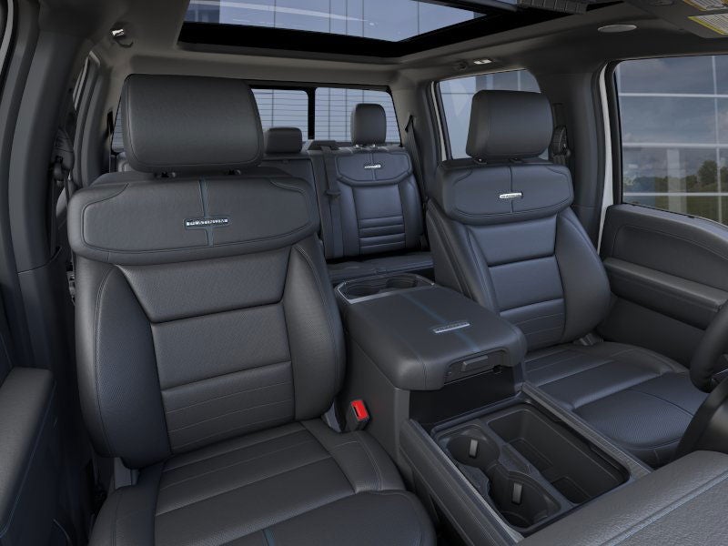 2025 Ford Super Duty F-350 (DRW) Platinum