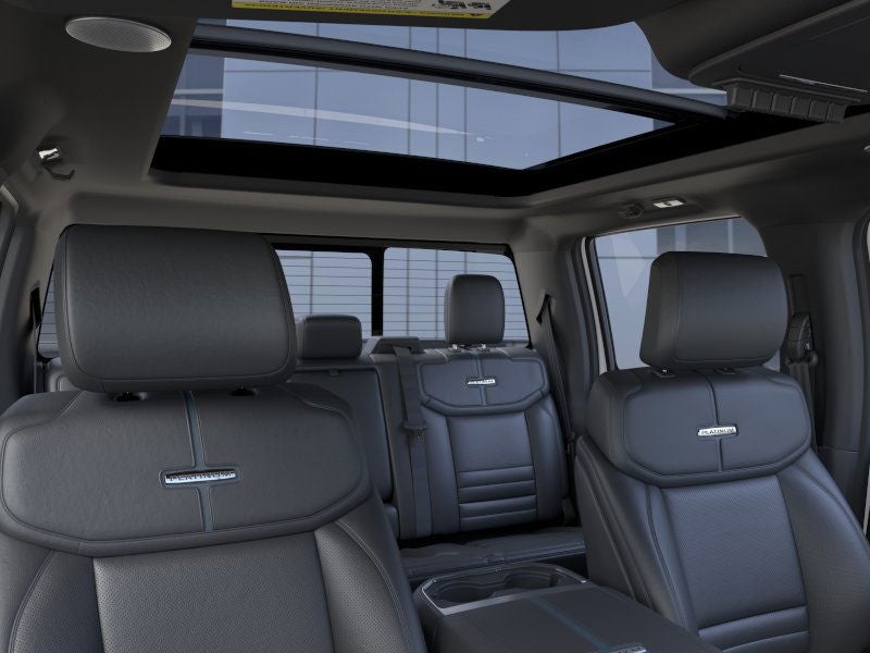 2025 Ford Super Duty F-350 (DRW) Platinum