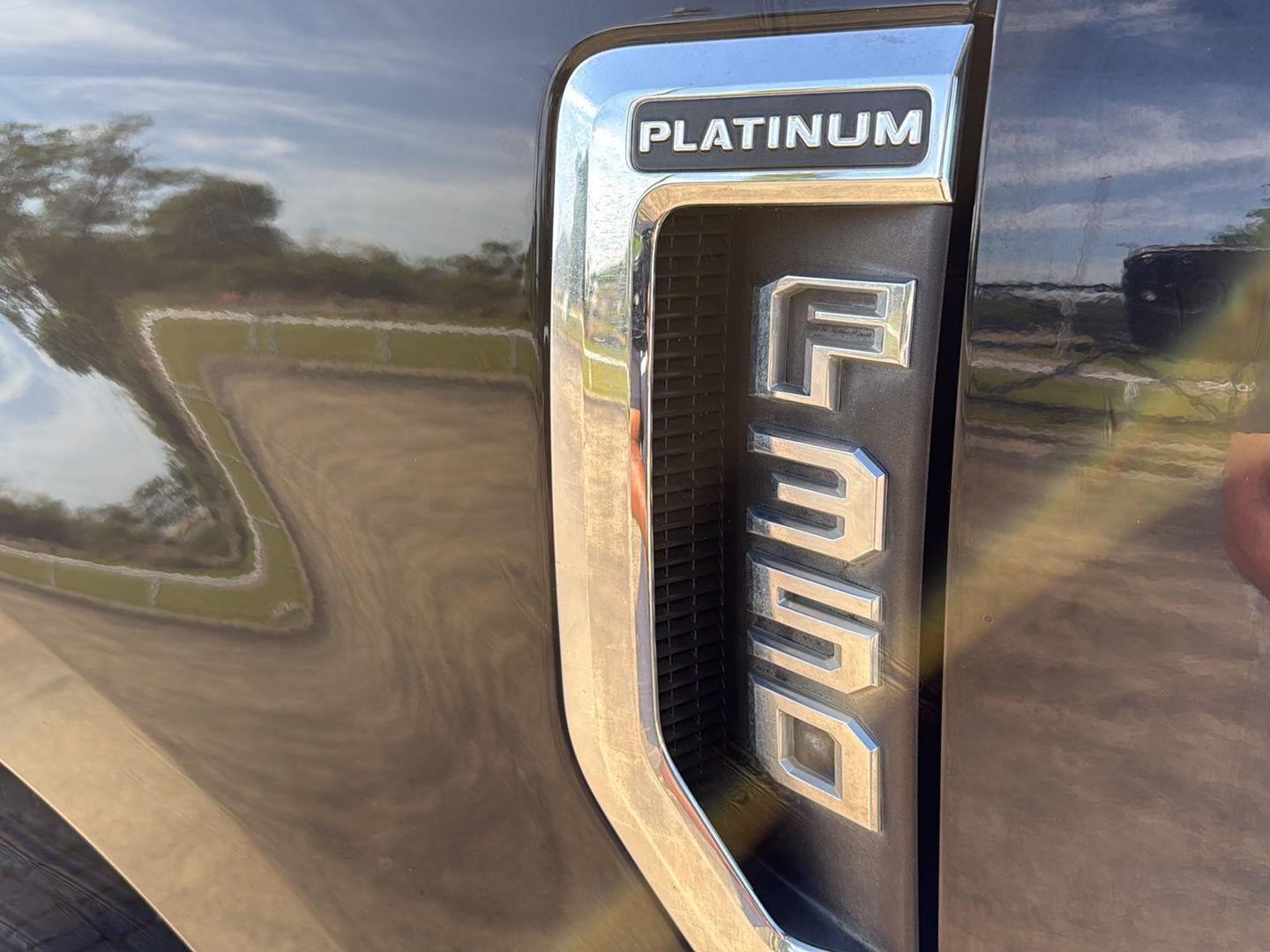 2017 Ford Super Duty F-350 (DRW) Platinum