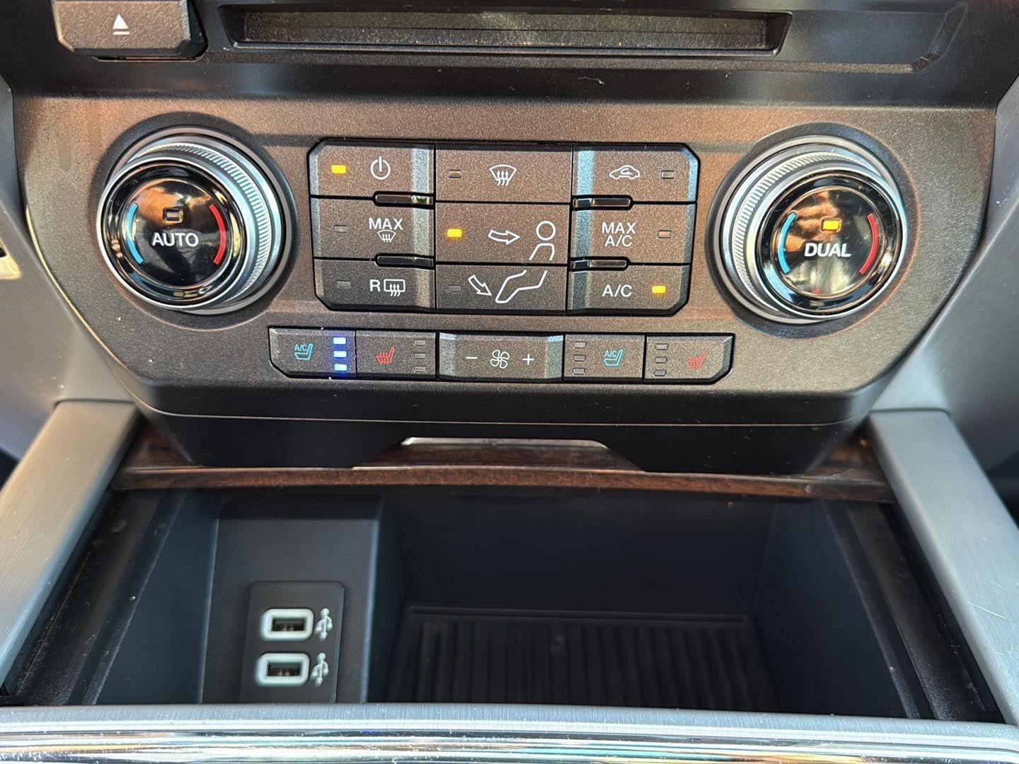 2017 Ford Super Duty F-350 (DRW) Platinum