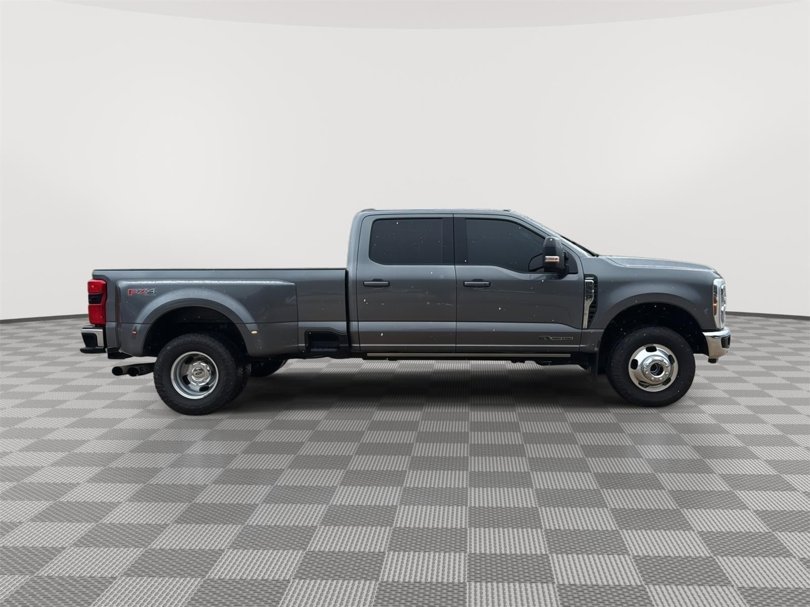 2024 Ford Super Duty F-350 (DRW) LARIAT