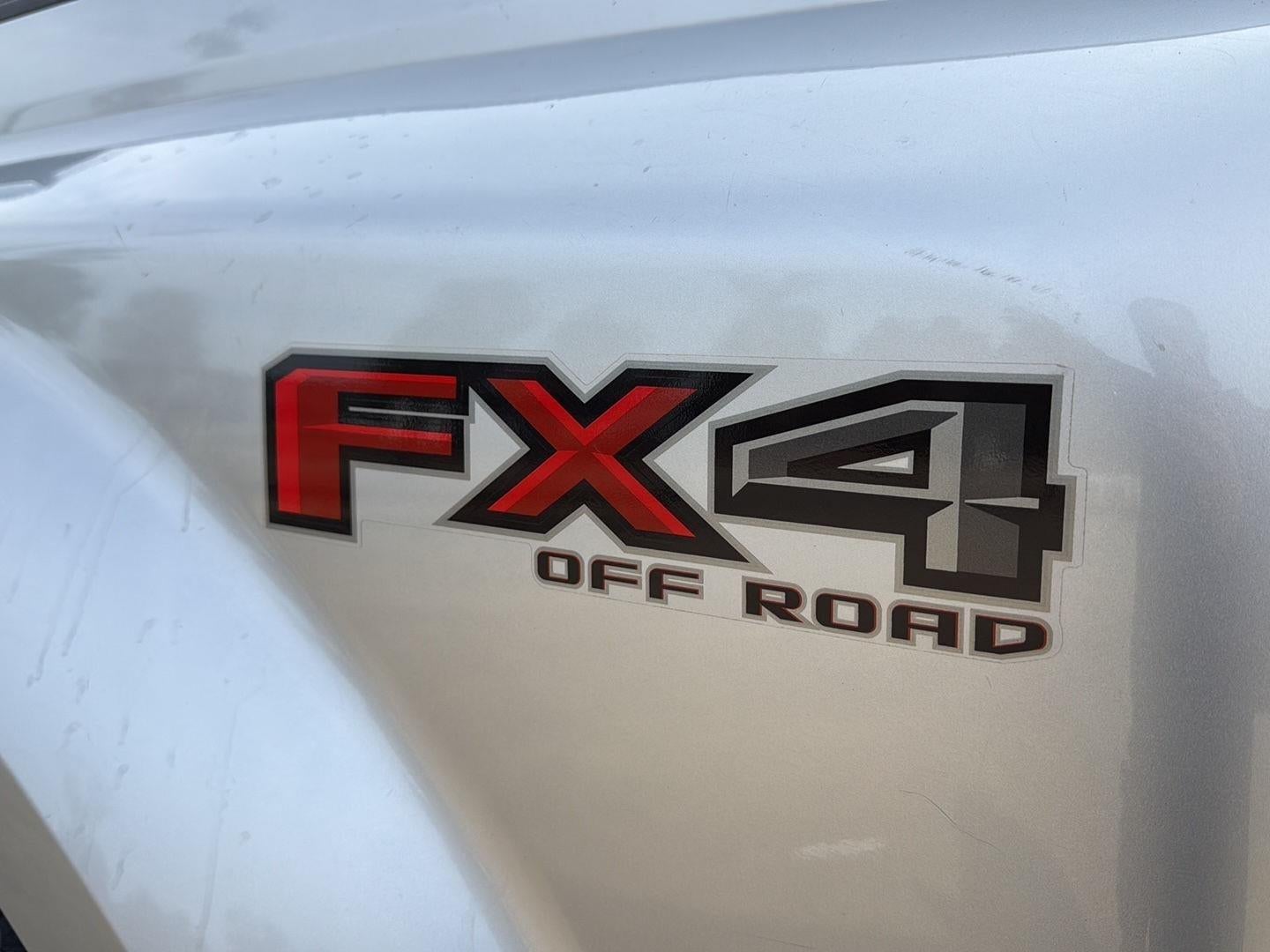 2017 Ford Super Duty F-350 (DRW) Lariat