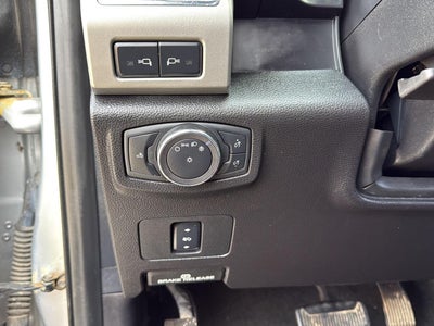 2017 Ford Super Duty F-350 (DRW) Lariat