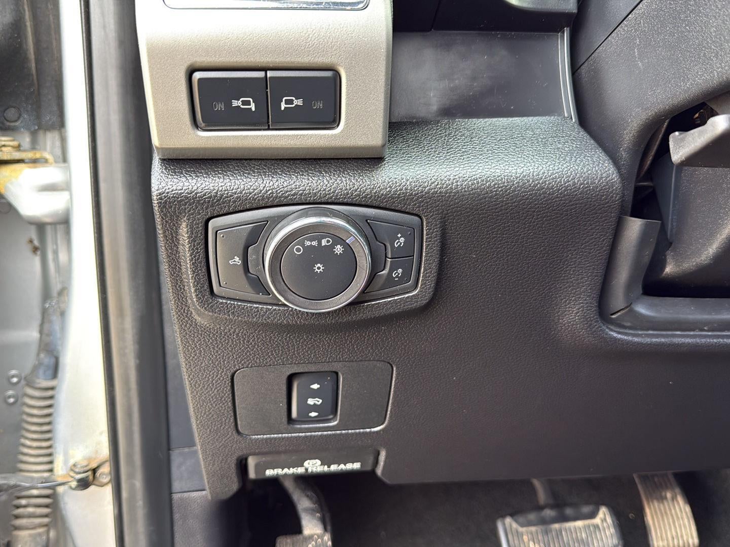 2017 Ford Super Duty F-350 (DRW) Lariat