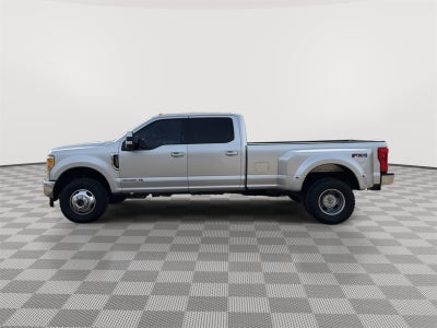 2017 Ford Super Duty F-350 (DRW) Lariat