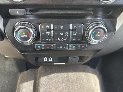 2017 Ford Super Duty F-350 (DRW) Lariat