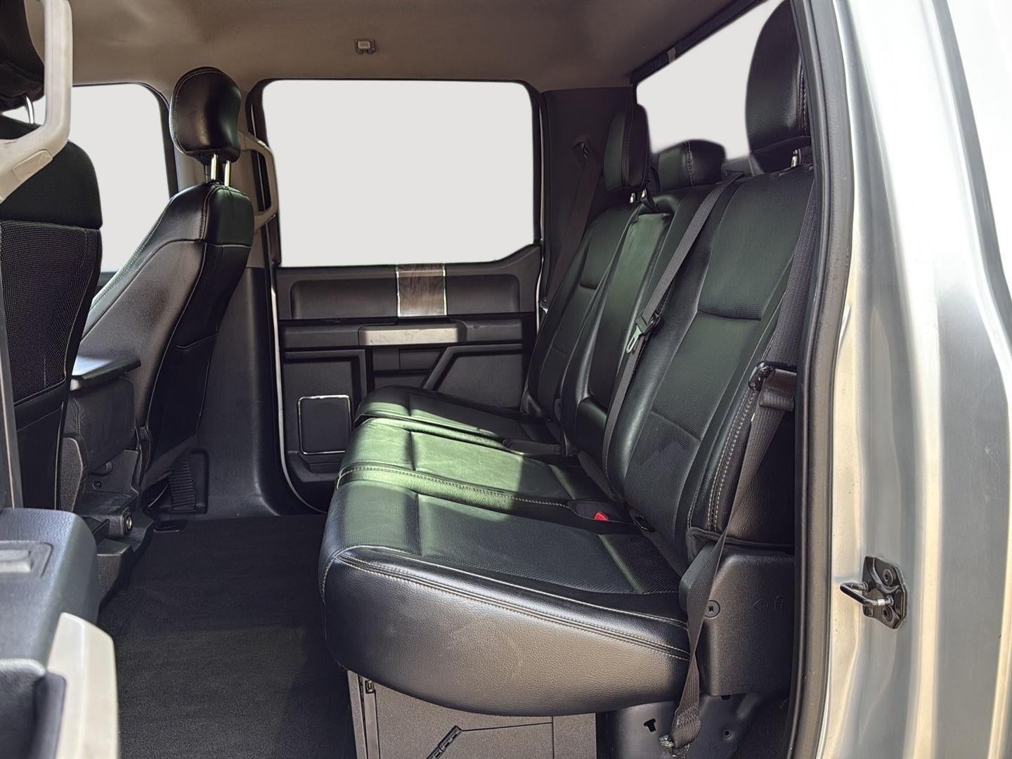 2017 Ford Super Duty F-350 (DRW) Lariat