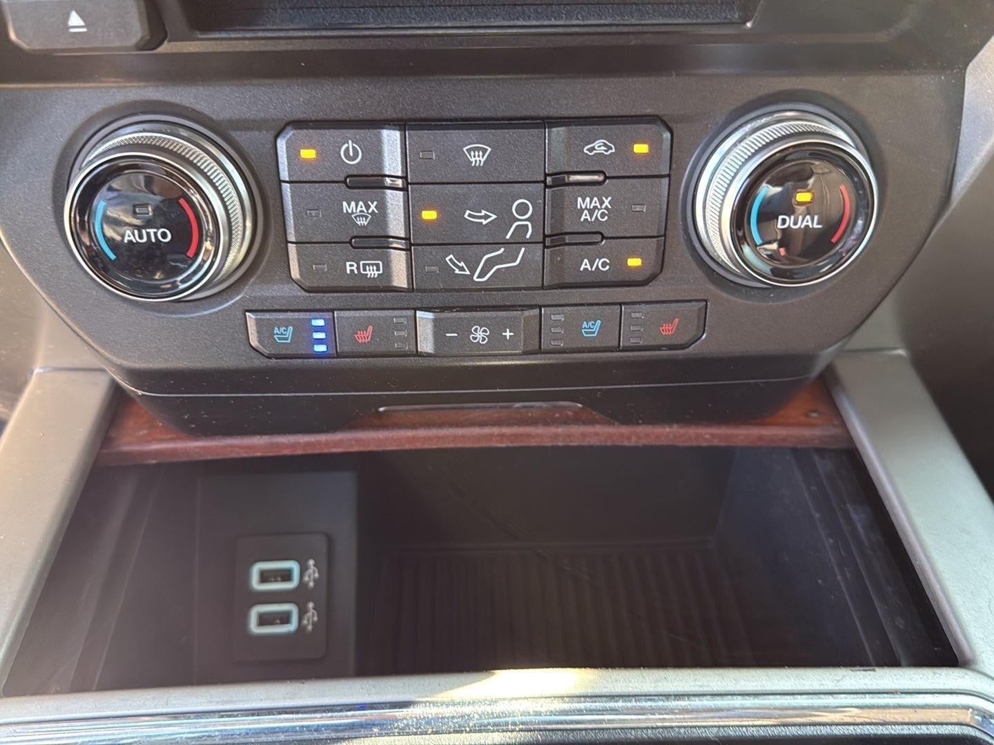 2017 Ford Super Duty F-350 (DRW) King Ranch