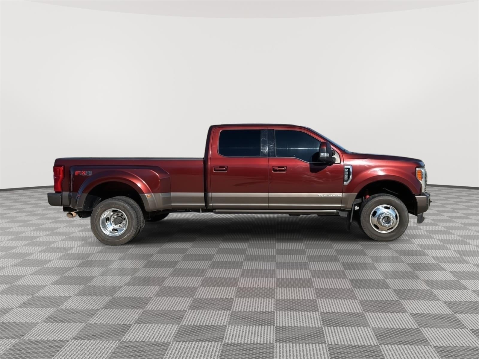 2017 Ford Super Duty F-350 (DRW) King Ranch