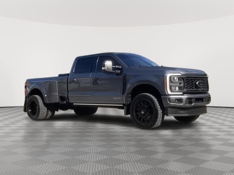 2023 Ford Super Duty F-350 (DRW) LARIAT