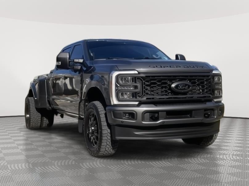 2023 Ford Super Duty F-350 (DRW) LARIAT