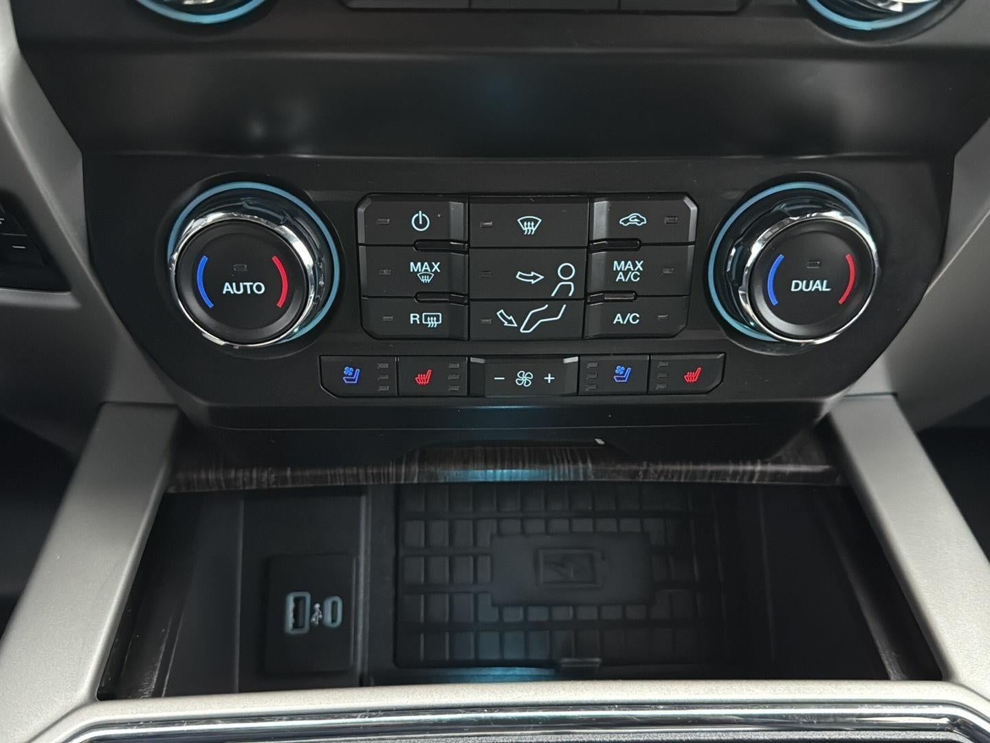 2020 Ford Super Duty F-350 (DRW) LARIAT