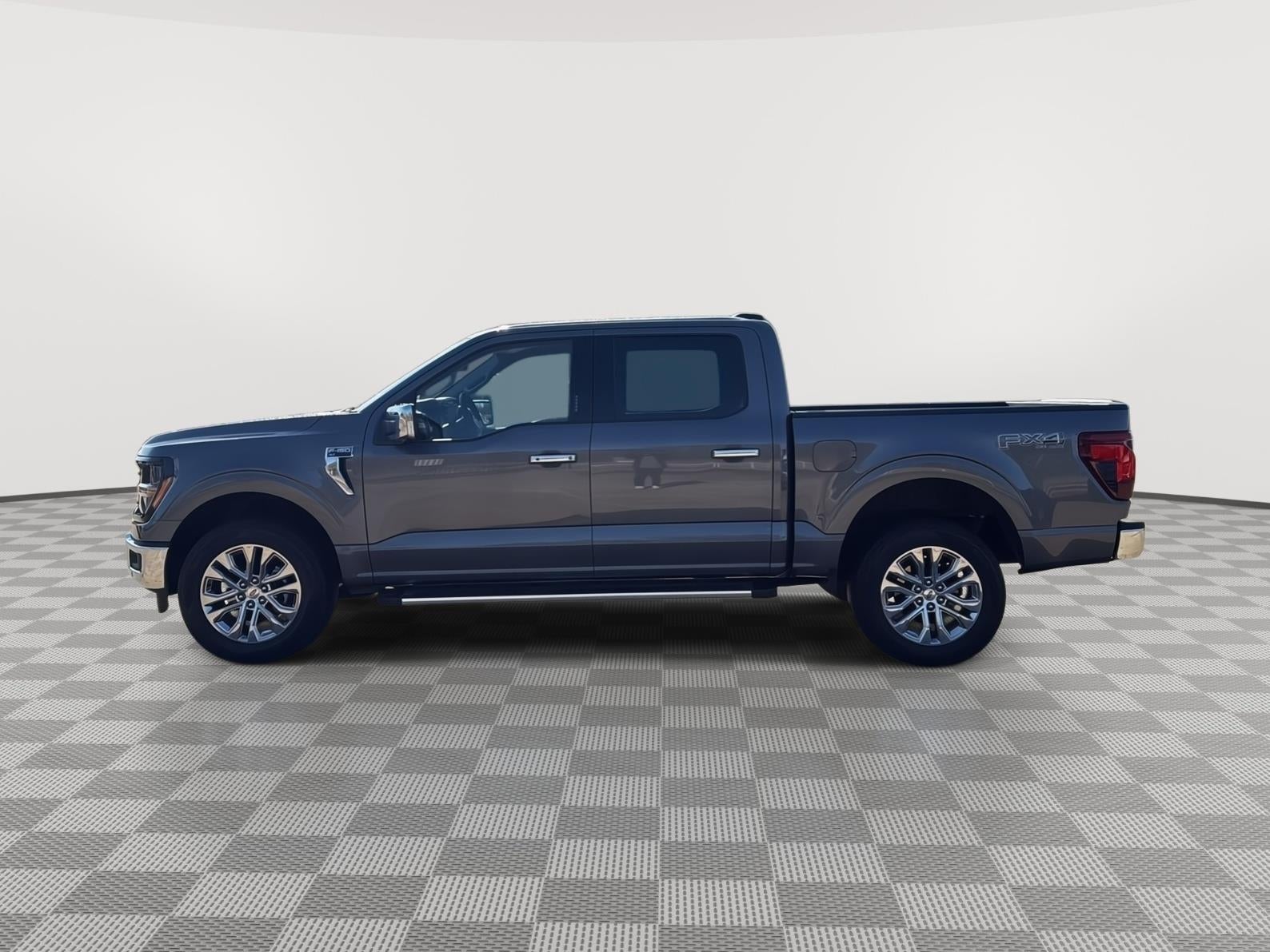 2024 Ford F-150 XLT 4WD SuperCrew 5.5' Box