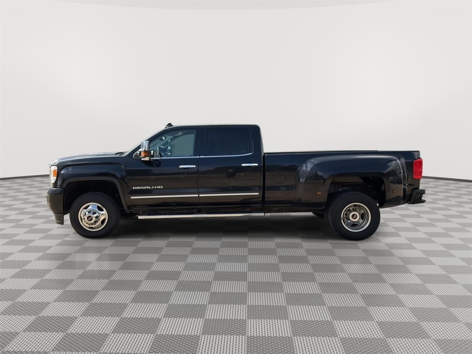 2015 GMC Sierra 3500HD available WiFi Denali