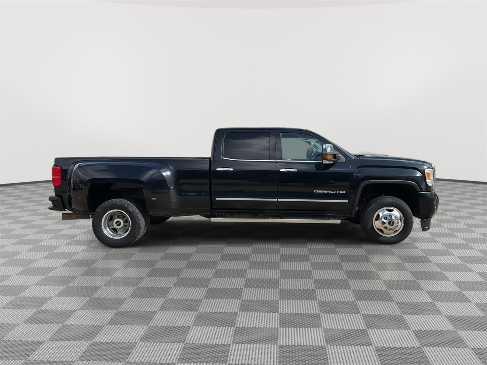 2015 GMC Sierra 3500HD available WiFi Denali