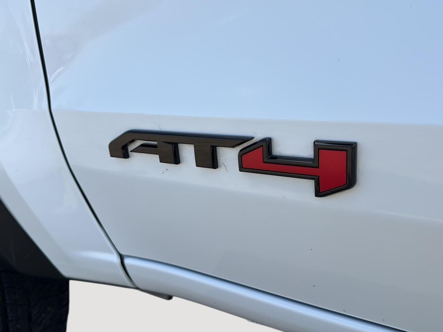 2024 GMC Canyon 4WD AT4