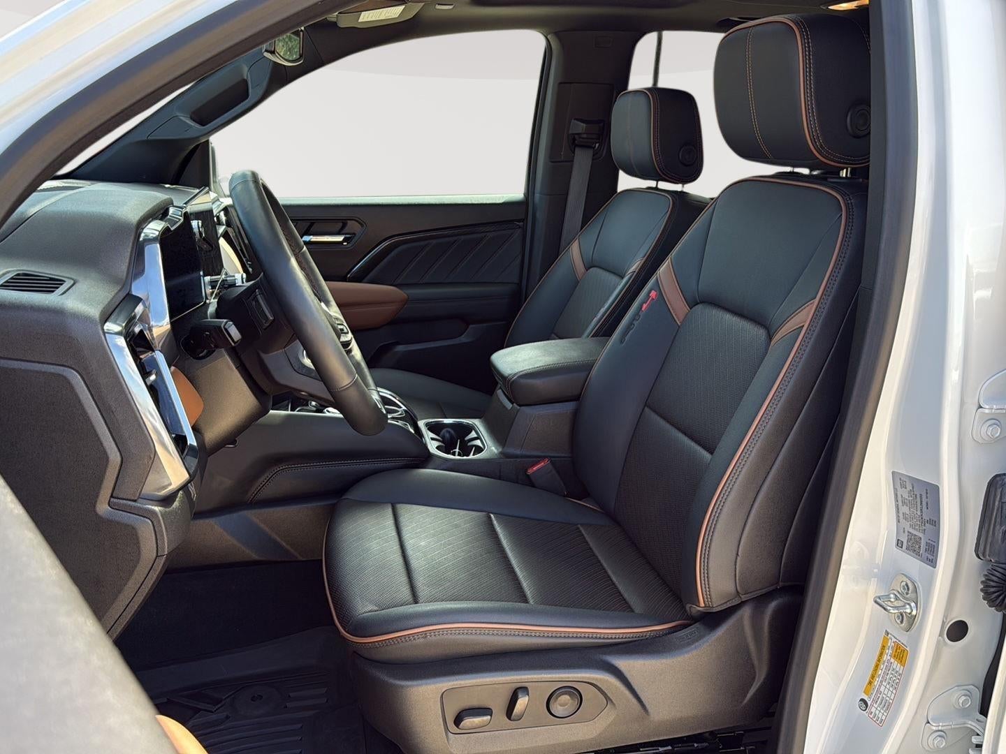 2024 GMC Canyon 4WD AT4