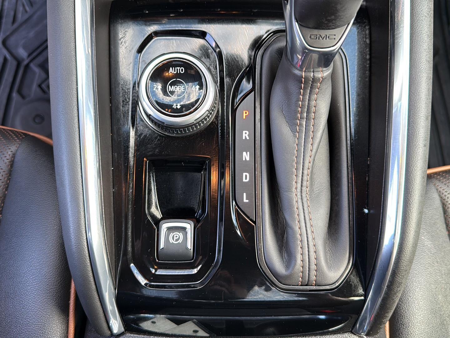 2024 GMC Canyon 4WD AT4