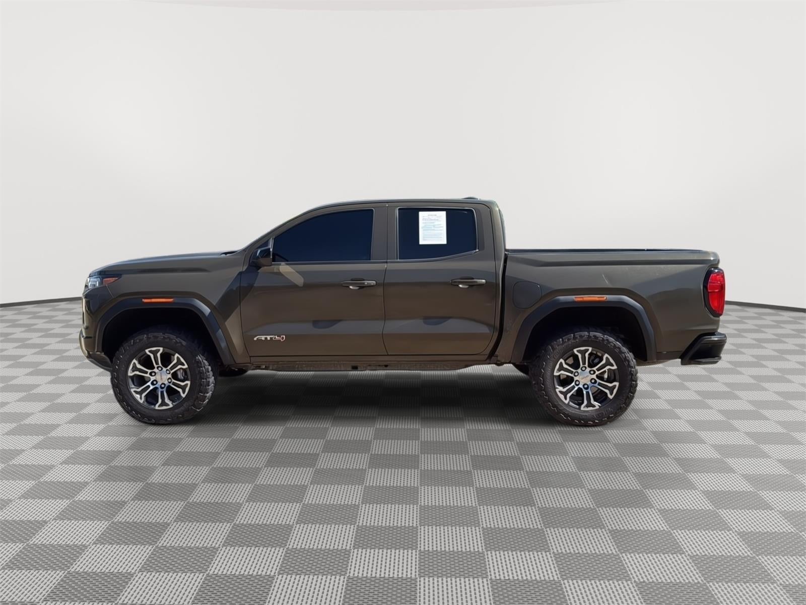 2023 GMC Canyon 4WD AT4
