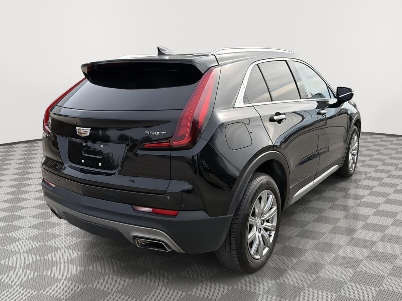 2023 Cadillac XT4 FWD Premium Luxury