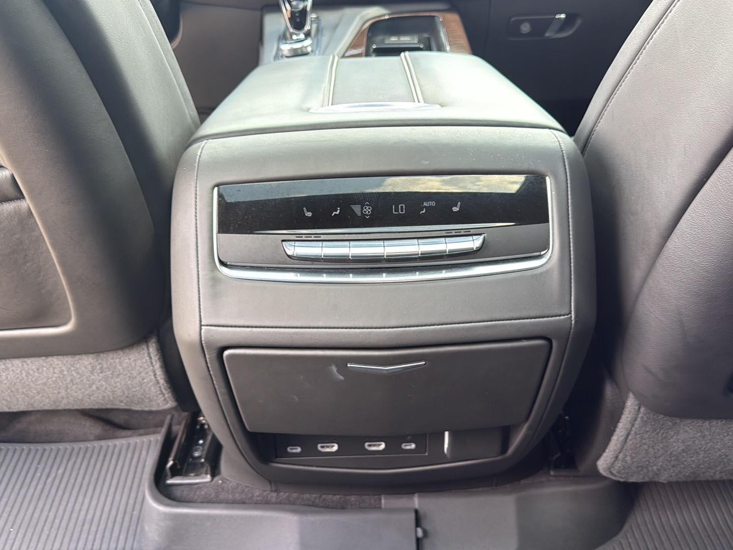 2022 Cadillac Escalade Sport Platinum