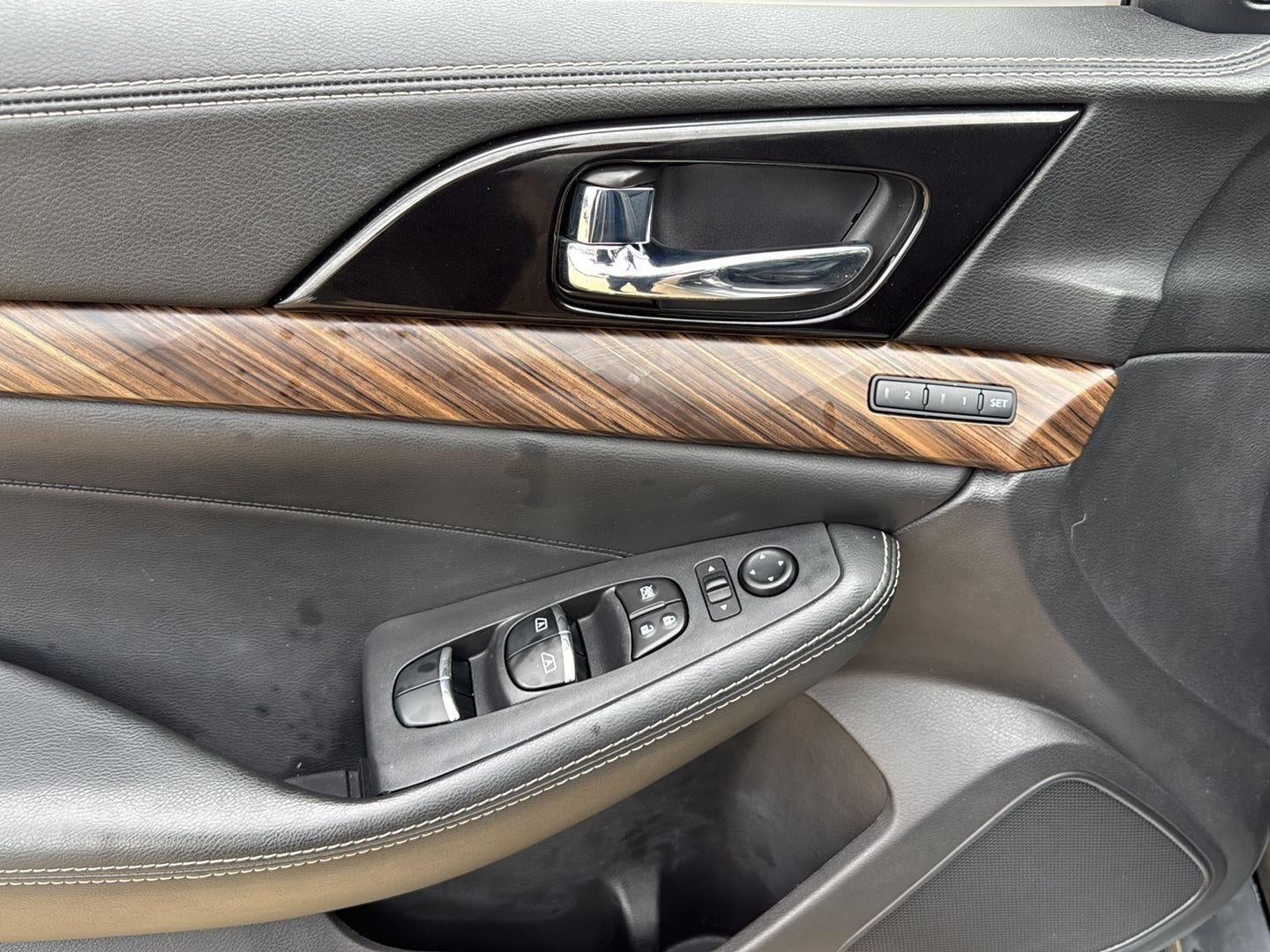 2017 Nissan MAXIMA Base