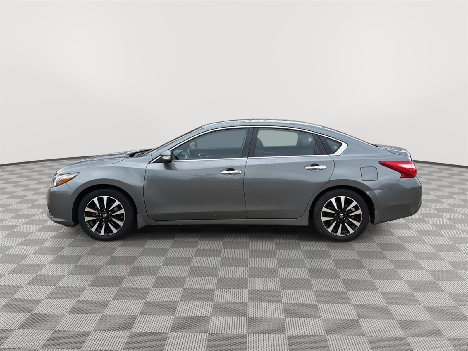 Used 2017 Nissan Altima SL with VIN 1N4AL3AP7HC497279 for sale in Lake Charles, LA