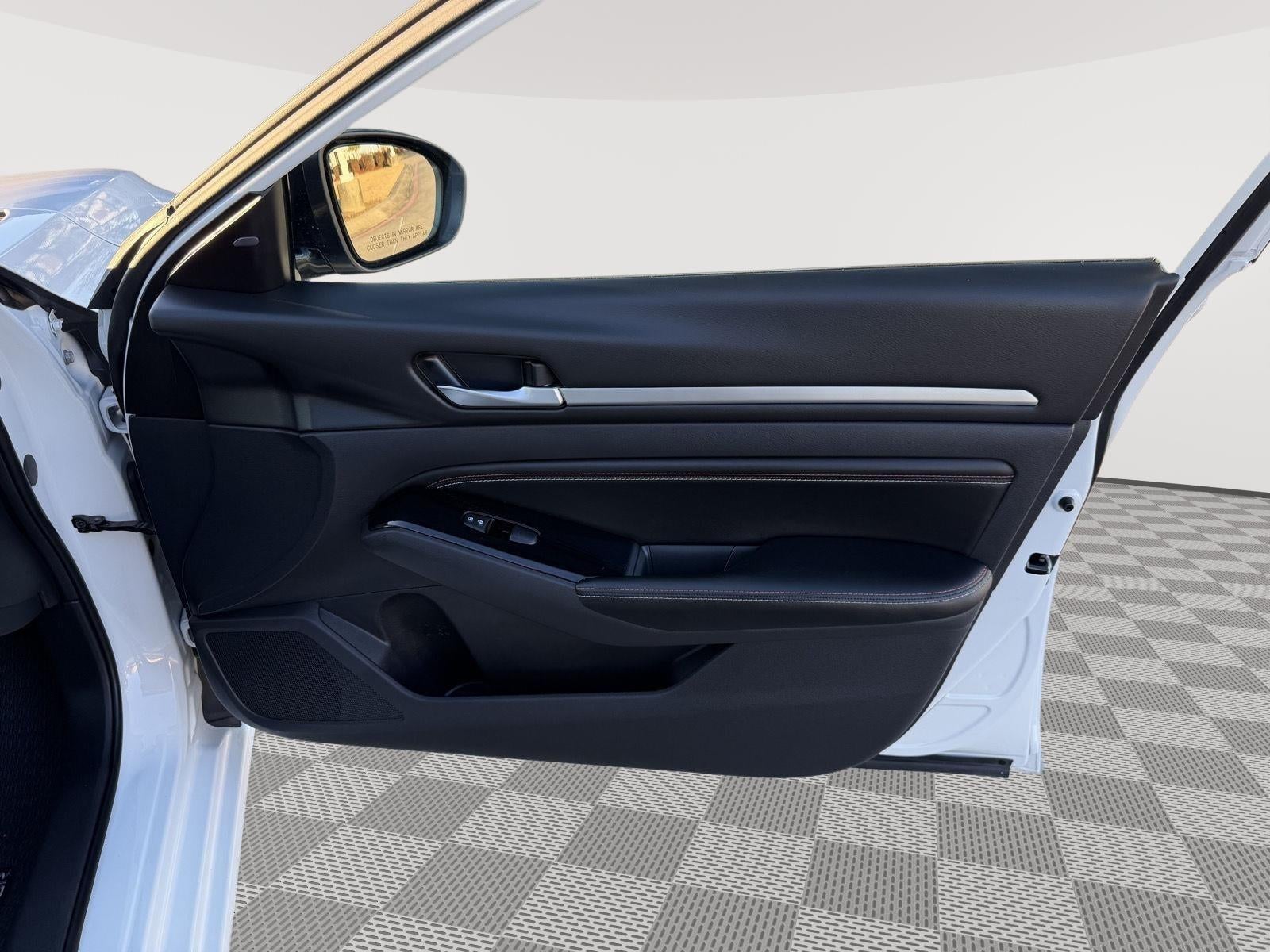 2023 Nissan Altima 2.0 SR