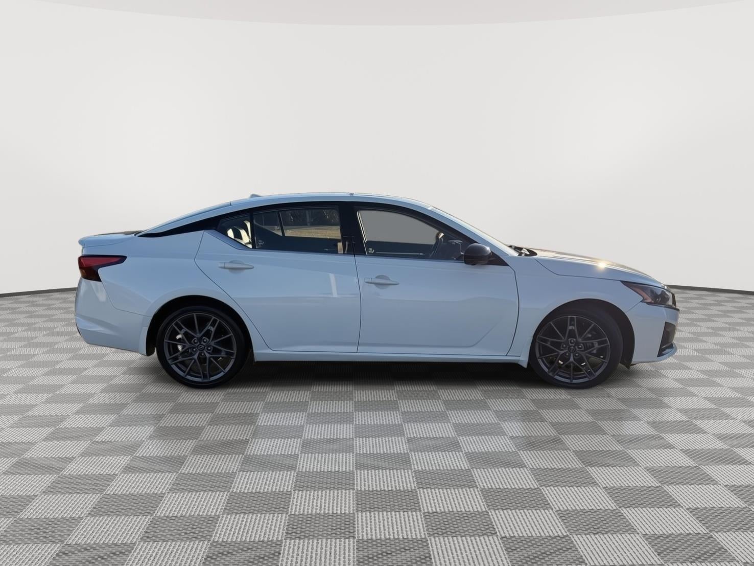 2023 Nissan Altima 2.0 SR