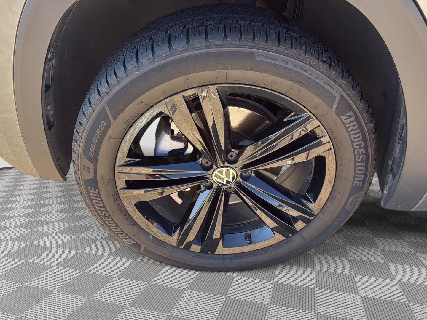 2023 Volkswagen Atlas 3.6L V6 SEL R-Line Black