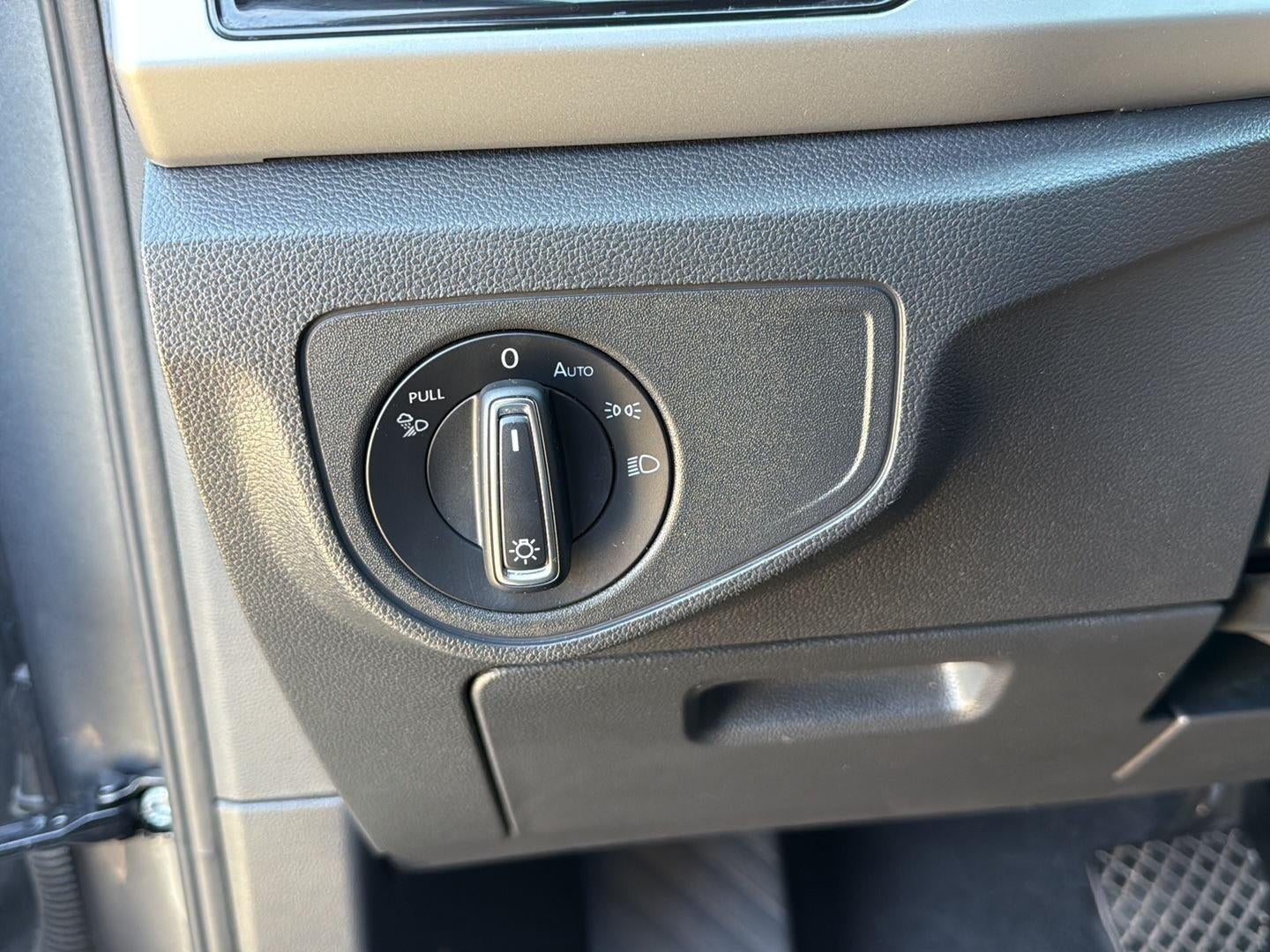 2022 Volkswagen Atlas Cross Sport 2.0T SE w/Technology