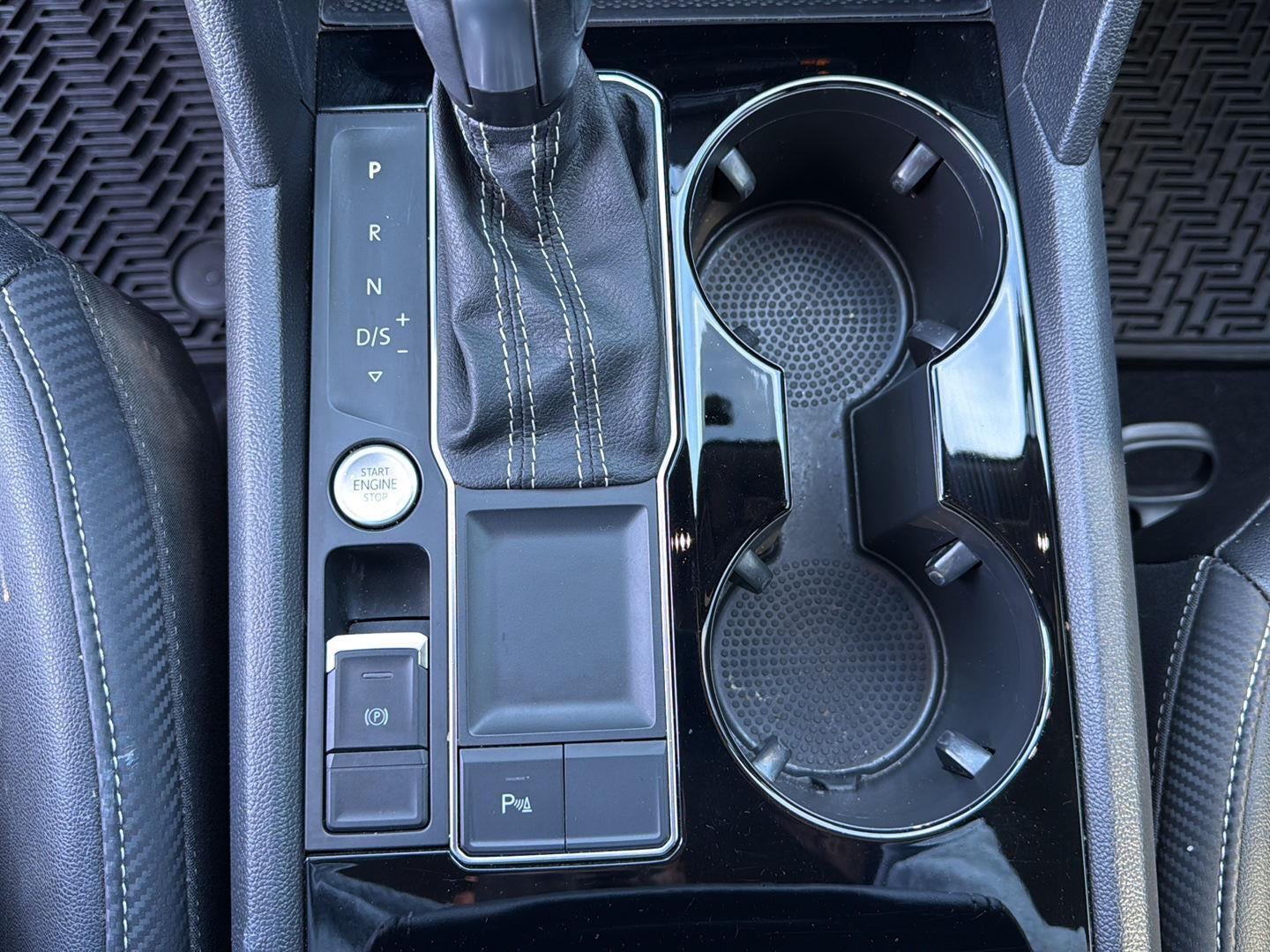 2022 Volkswagen Atlas Cross Sport 2.0T SE w/Technology