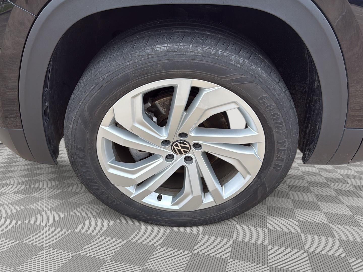 2023 Volkswagen Atlas 2.0T SE w/Technology