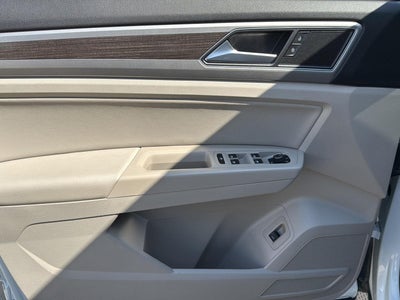 2019 Volkswagen Atlas 3.6L V6 SE w/Technology R-Line