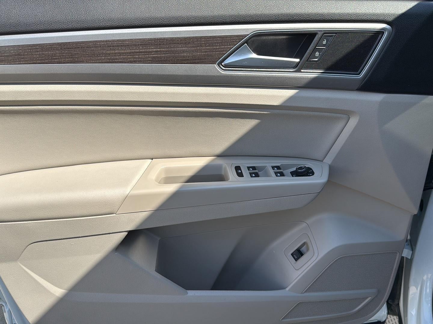 2019 Volkswagen Atlas 3.6L V6 SE w/Technology R-Line