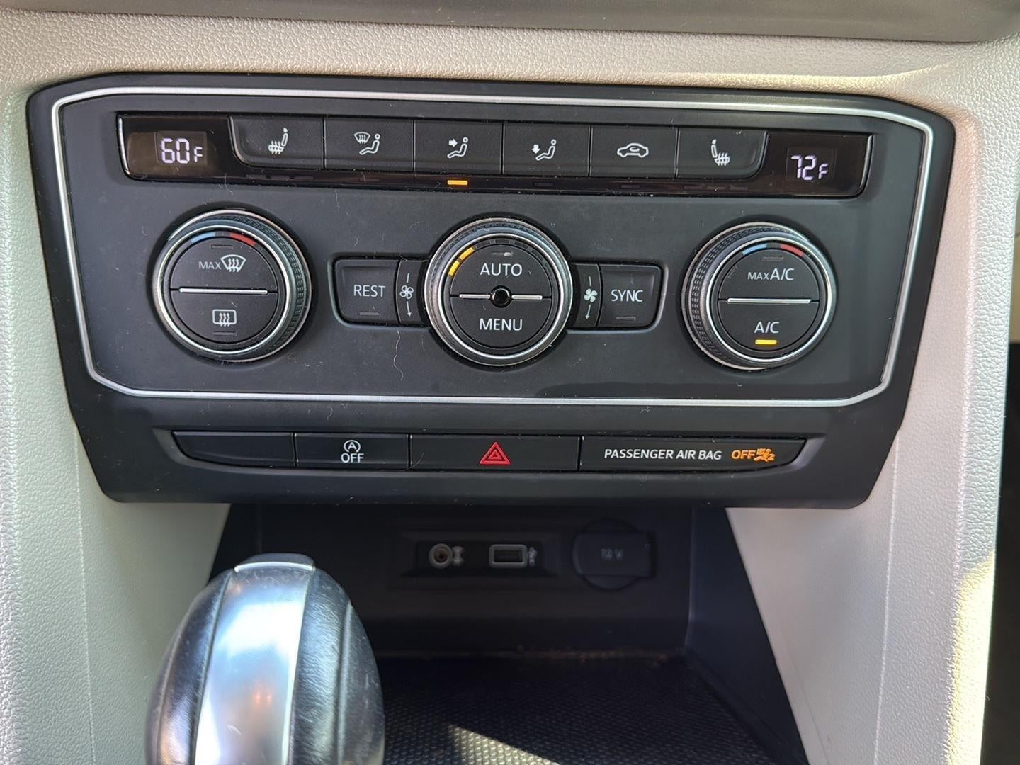 2019 Volkswagen Atlas 3.6L V6 SE w/Technology R-Line