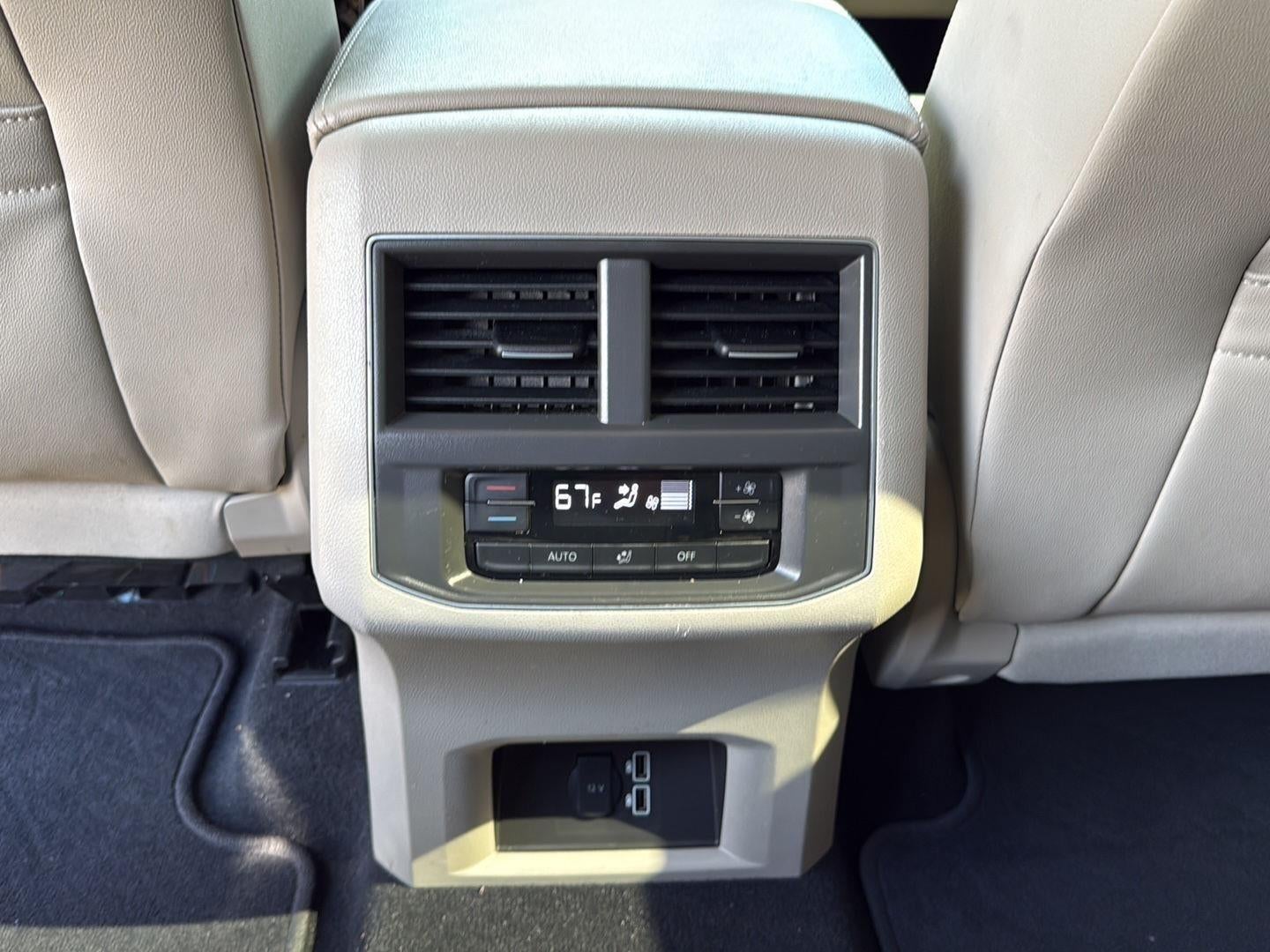 2019 Volkswagen Atlas 3.6L V6 SE w/Technology R-Line