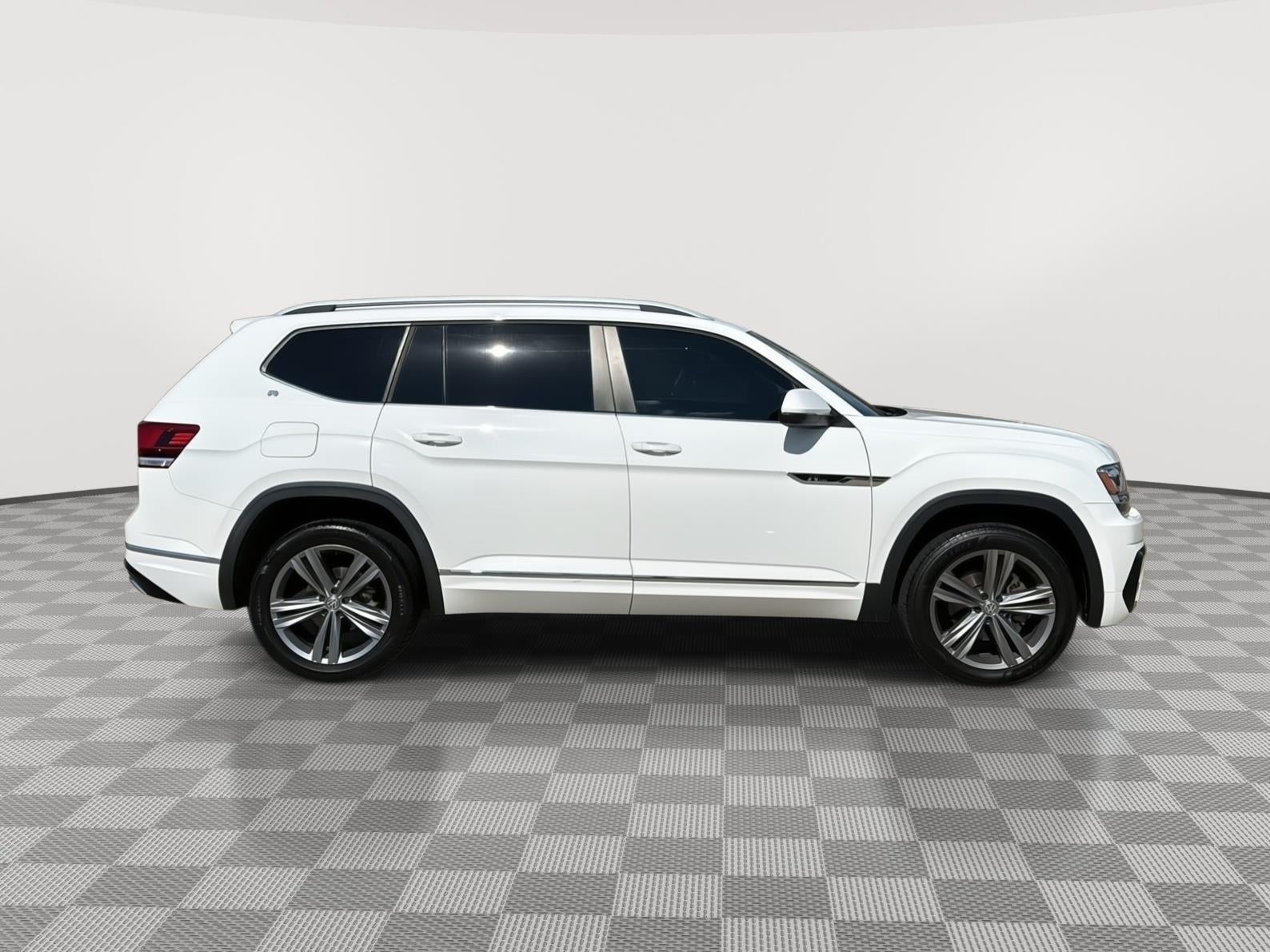 2019 Volkswagen Atlas 3.6L V6 SE w/Technology R-Line