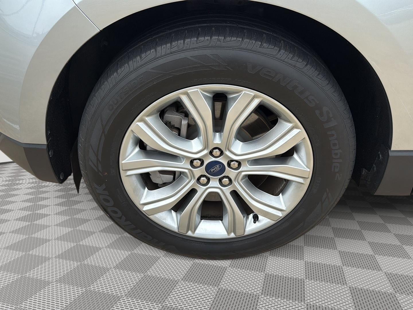2021 Ford Edge Titanium