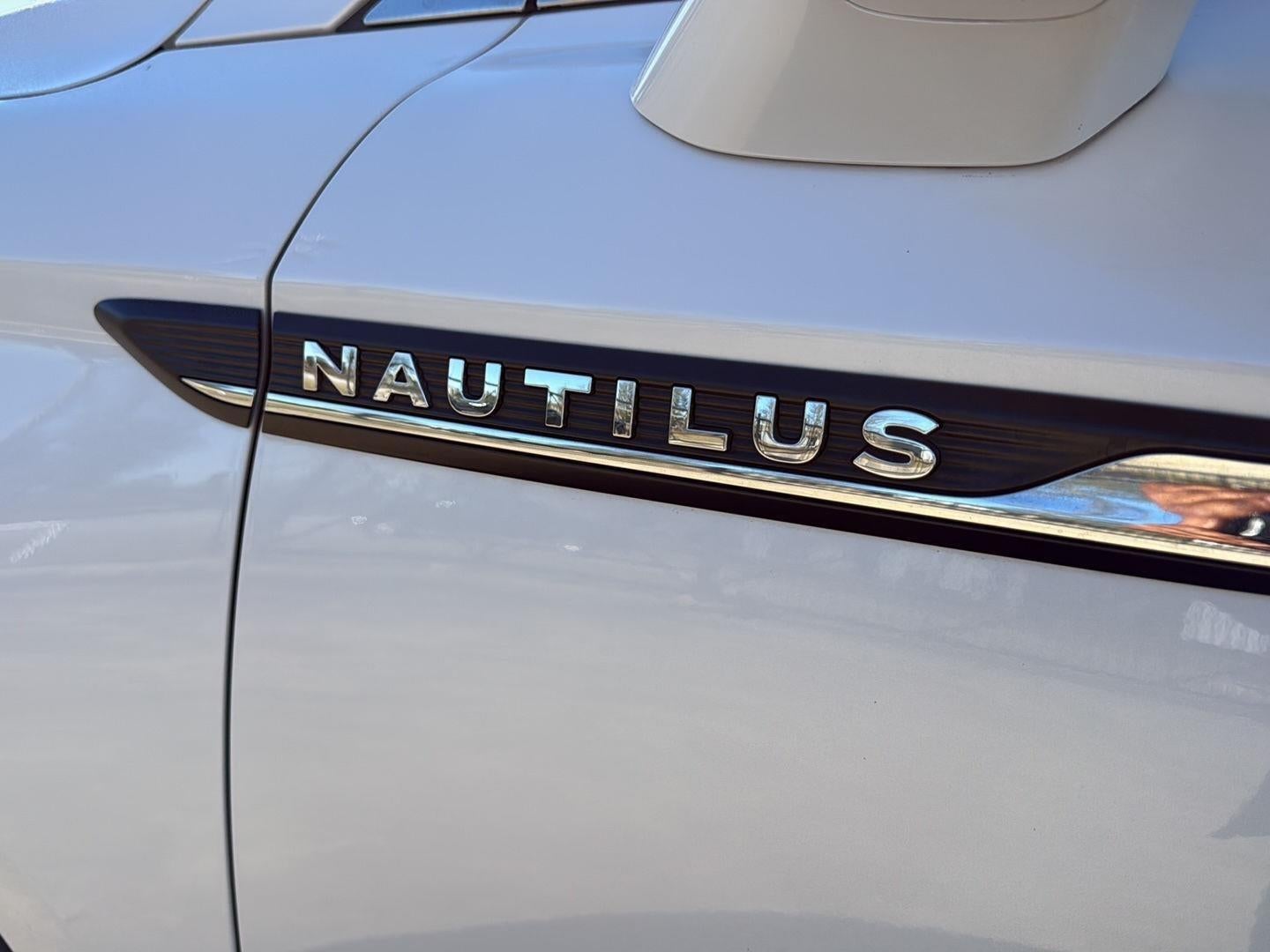2019 Lincoln Nautilus Select