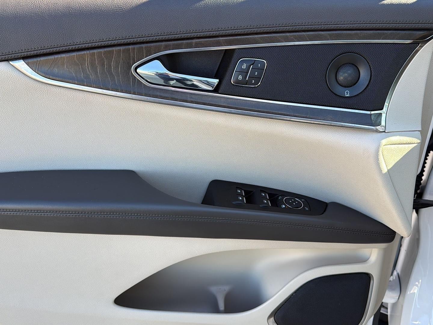 2019 Lincoln Nautilus Select